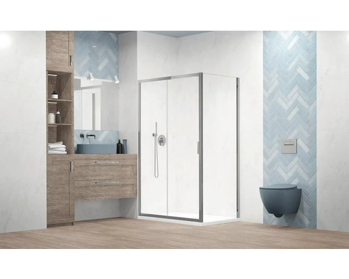 Baie cu duș, lavoar și toaletă