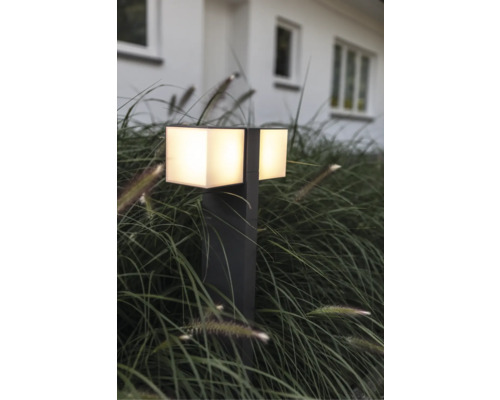 Lumină de grădină cu design cubic și lumină caldă