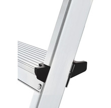 Imagine detaliată a unei scări din aluminiu cu fixare trepte