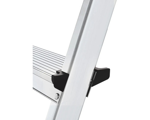 Imagine detaliată a unei scări din aluminiu cu fixare trepte