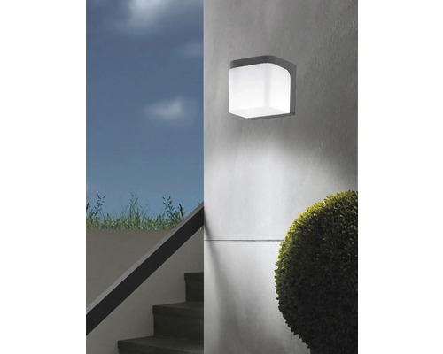 Lumină de perete pătrată din metal și plastic pentru exterior