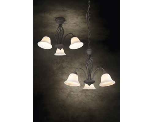 Două lămpi de tavan cu câte trei becuri și abajururi.