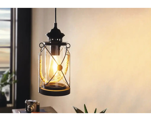 Lampa suspendată tip lanternă în interior