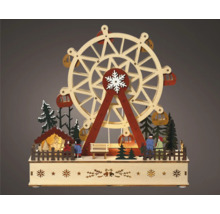 Scenă decorativă din lemn cu bâlci, cu roată mare, copaci și figurine