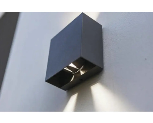 Lumină de perete pătrată, metalică, pentru exterior