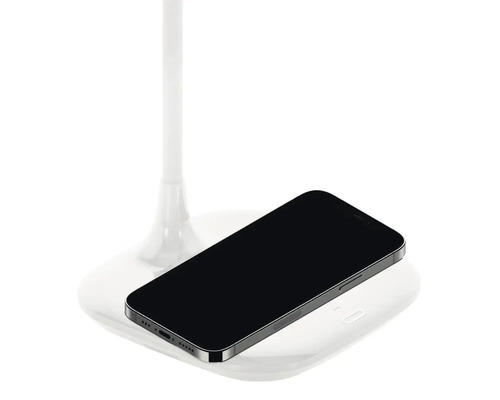Smartphone pe suport de încărcare wireless
