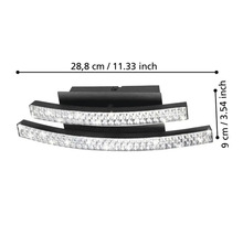 Dimensiunile unei plafoniere cu decorațiuni din cristal: 28,8 cm lungime și 9 cm înălțime.