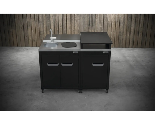 Bucătărie de exterior cu chiuvetă, robinet și module de dulap