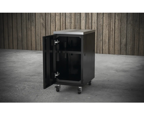 Cărucior cu dulap cu blat de lucru din oțel inoxidabil și ușă deschisă.