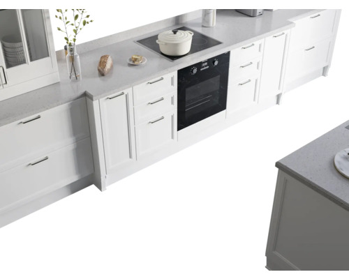 Bucătărie cu cuptor și plită