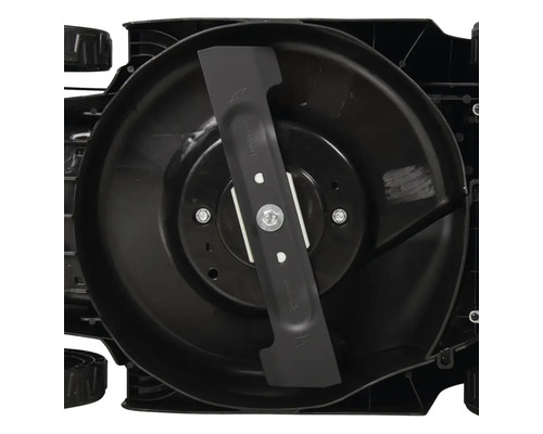 Vizualizare detaliată a lamei unei mașini de tuns iarba