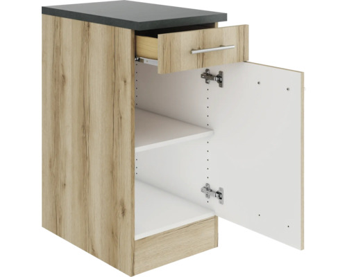 Corp inferior de bucătărie cu sertar, raft și ușă deschisă