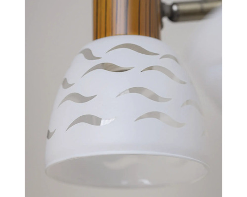 Prim-plan cu o lustră cu model ondulat