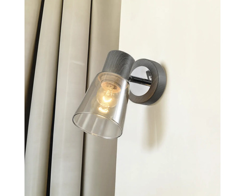 Lumină de perete cu abajur din sticlă și aplicații din lemn