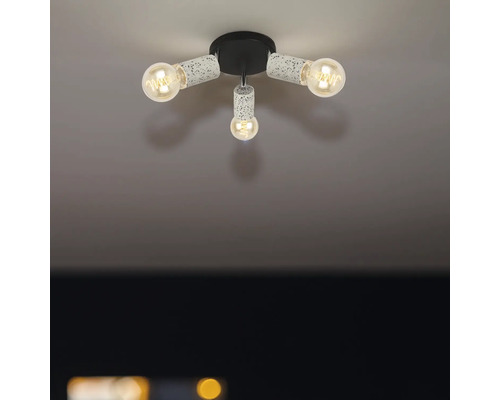 Lumină de plafon cu trei becuri