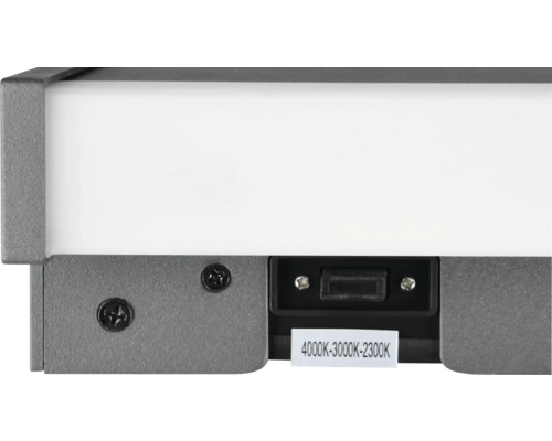 Prim-plan cu o lampă de exterior cu temperatură de culoare reglabilă de la 4000 la 2300 Kelvin