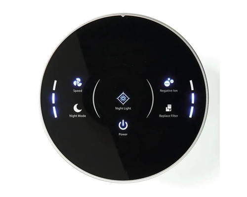 Panoul de control al unui purificator de aer cu opțiuni precum viteză, mod noapte, lumină de noapte, ioni negativi și înlocuire filtru