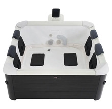 Cadă cu hidromasaj pătrată cu scaune și panou de control