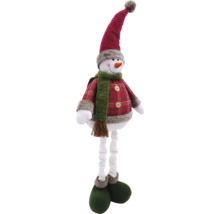 Om de zăpadă decorativ cu căciulă, fular și haină în carouri ca decorațiune de Crăciun