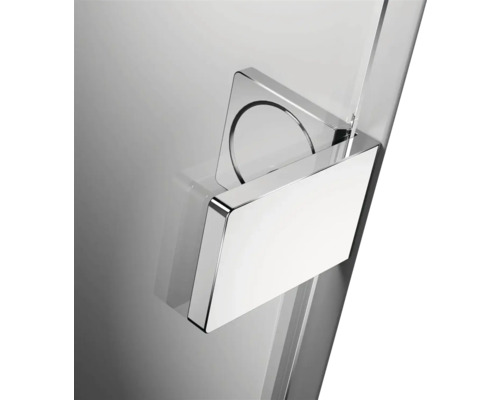 Vizualizare detaliată a unui buton metalic pentru cabina de duș