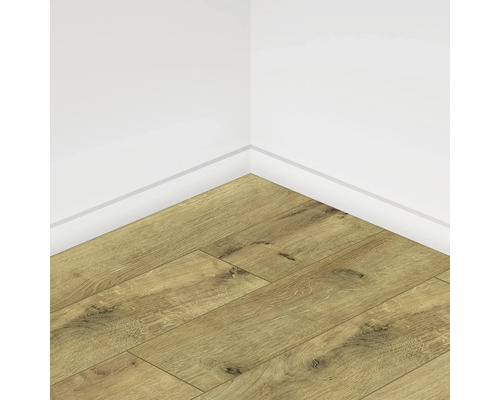 Podea laminată montată într-un colț de cameră