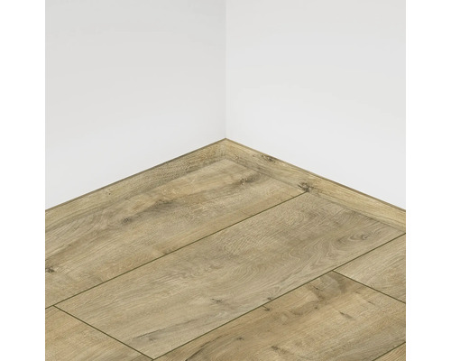 Pardoseală laminată montată în colțul unei camere