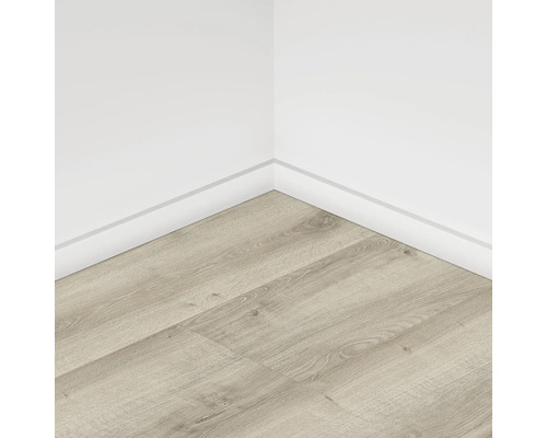 Pardoseală laminată montată într-un colț de cameră