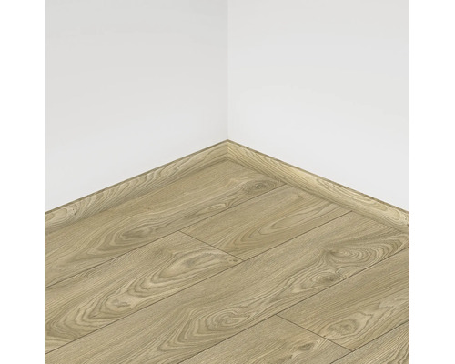 Colț cu podea laminată și baghetă sfert de cerc