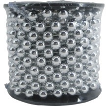 Ghirlandă din bile argintii pe o bobină