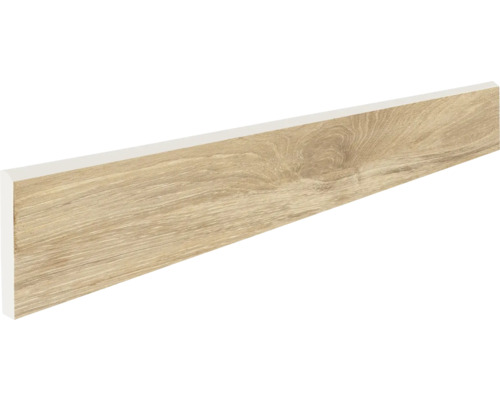 Plintă cu structură de lemn