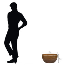 Jardinière decorativă cu dimensiunile de 34 cm pe 17 cm.