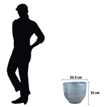 Ghiveci de flori cu dimensiunile de 35,5 cm lățime și 31 cm înălțime