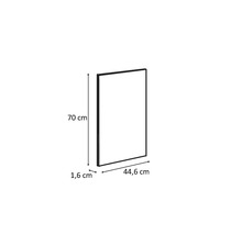 Oglindă dreptunghiulară cu dimensiunile de 70 cm înălțime, 44,6 cm lățime și 1,6 cm adâncime.