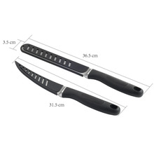 Două cuțite de filetat cu mâner negru și lamă cu decupaje, lungimi 36,5 cm și 31,5 cm
