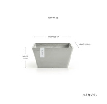 Ghiveci Berlin 25: lungime 25,5 centimetri, adâncime 25,5 centimetri, înălțime 13 centimetri, 0,8 kilograme, 6 litri.