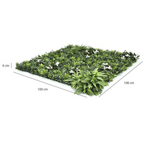 Perete vegetal artificial 100 pe 100 pe 6 centimetri cu diverse tipuri de frunze și flori albe pe grătar negru.