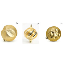 Globuri de Crăciun aurii în set cu model de frunze, formă de spirală și fațete geometrice.