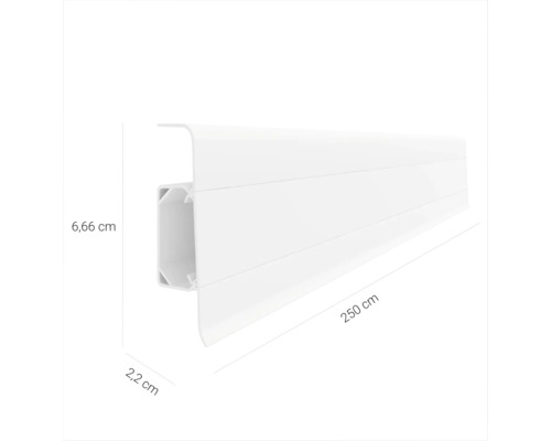 Plintă albă din plastic cu dimensiunile 6,66 x 2,2 x 250 cm.